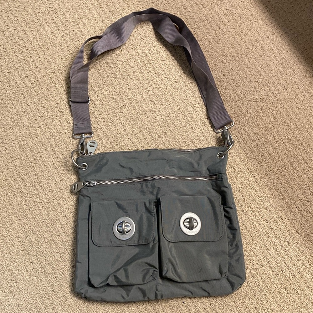 Baggalini cross body bag
